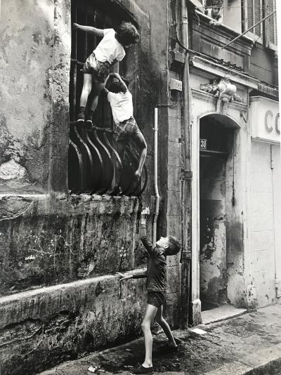 Claude VESCO - Marseille 1979, le Panier - Photographie argentique 2